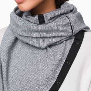 Lululemon Vinyasa Scarf Rulu – Herringbone Black And Grey